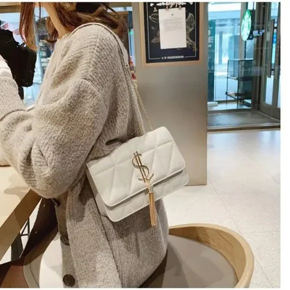 Black rhombus quilted shoulder bag - Picture 3 of 3